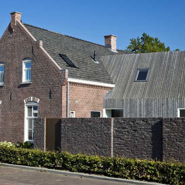 Contemporary expansion of a historic building