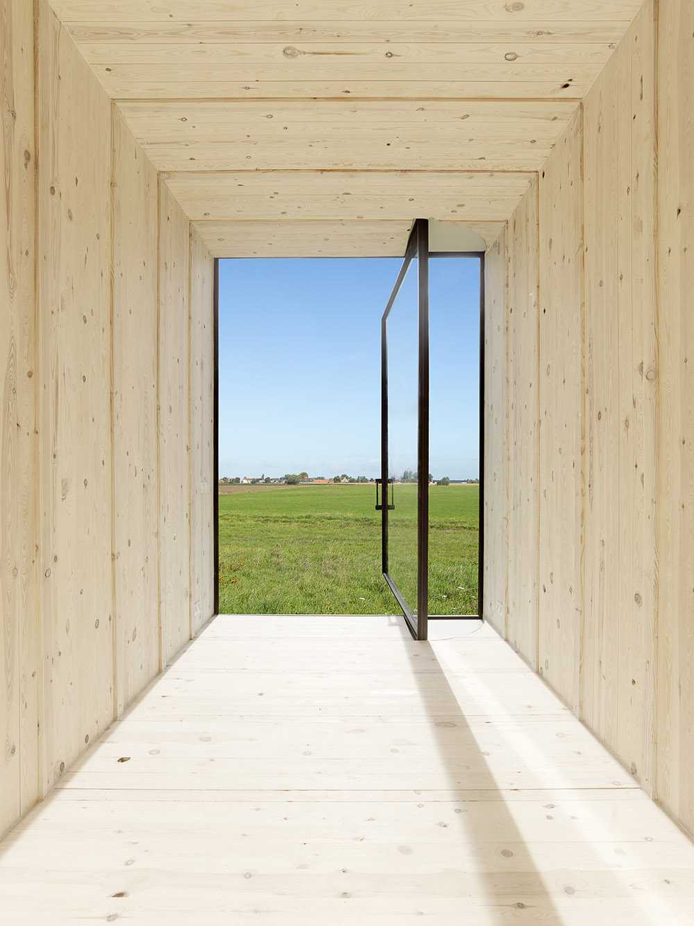 Facciata in vetro modulo abitativo in legno