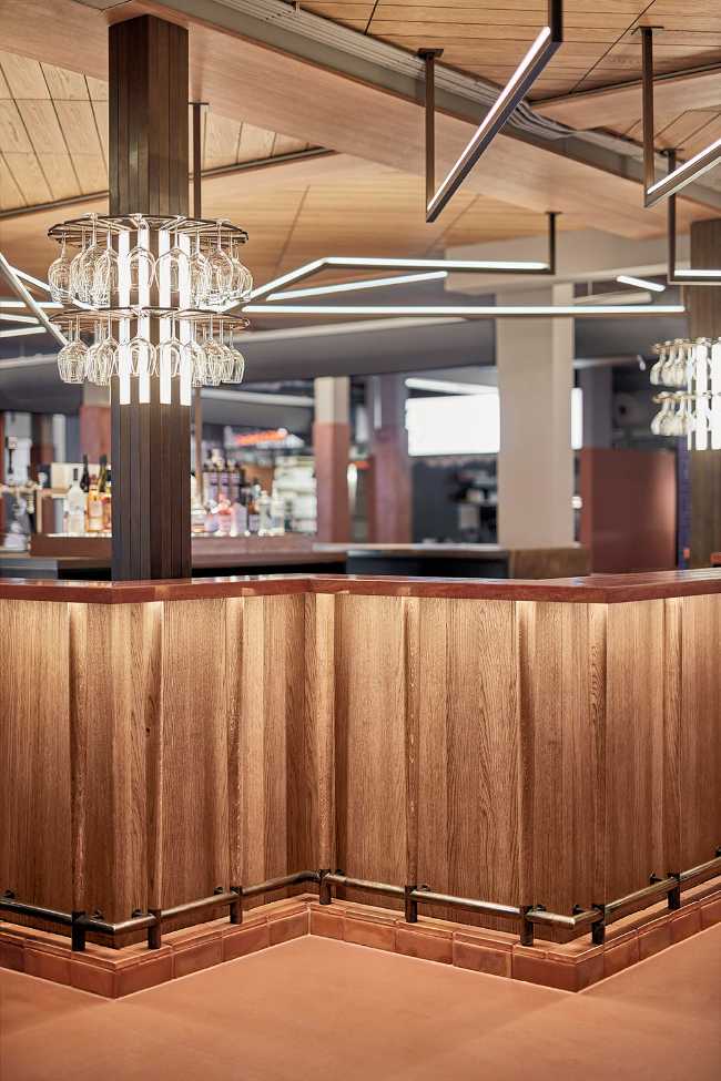 New food court in Holland. Vibrant space to enjoy meetings and local flavors