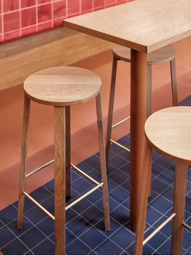 New food court in Holland. Vibrant space to enjoy meetings and local flavors