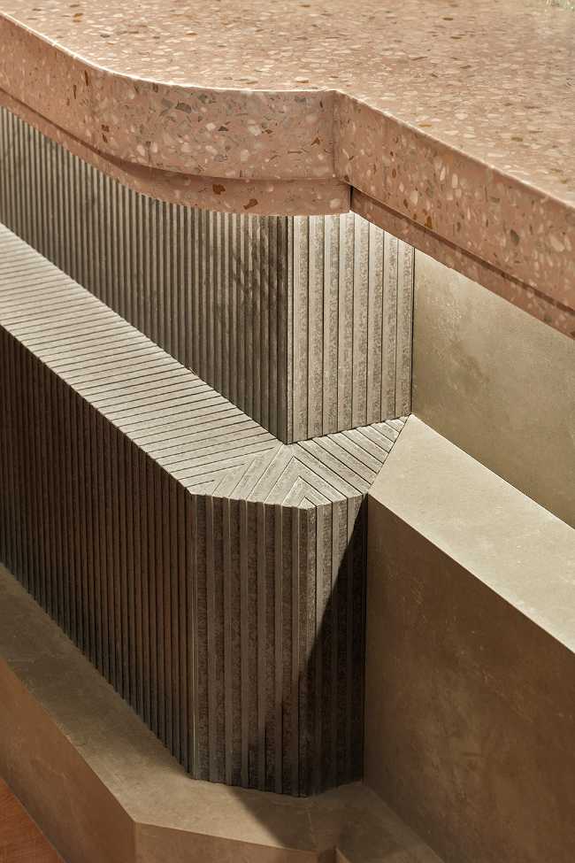 New food court in Holland. Vibrant space to enjoy meetings and local flavors