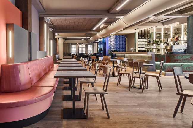 New food court in Holland. Vibrant space to enjoy meetings and local flavors