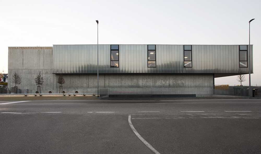 Edificio in cemento e poliuretano