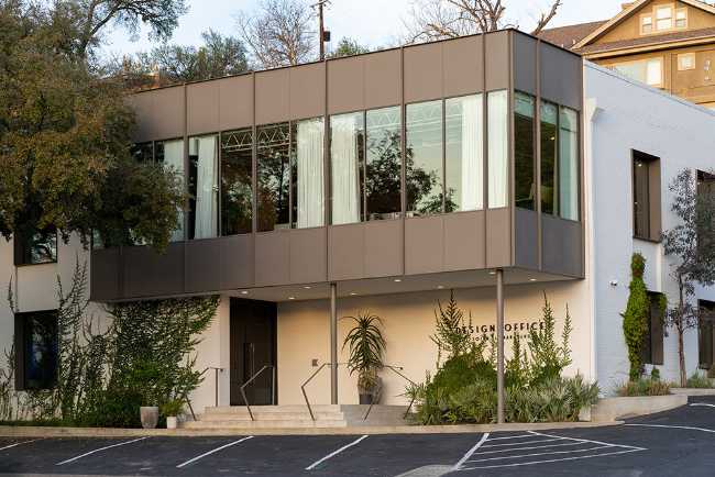 Bureau de design au Texas. Espaces d'exposition et espaces ouverts