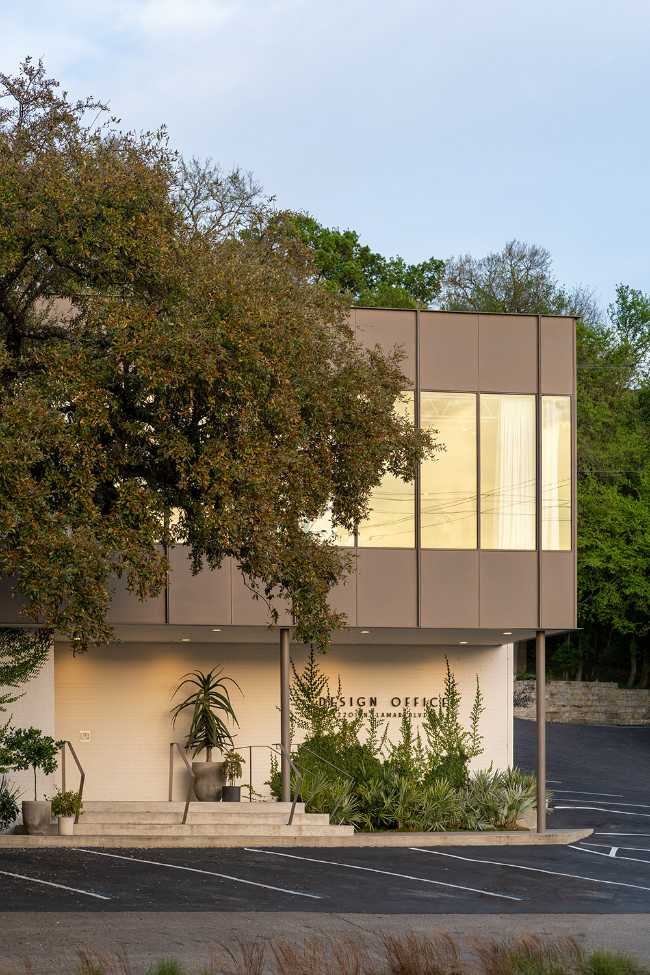 Bureau de design au Texas. Espaces d'exposition et espaces ouverts