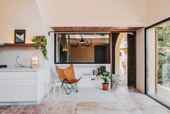 Can Blasco-Nicolau, the large summer residence transforms