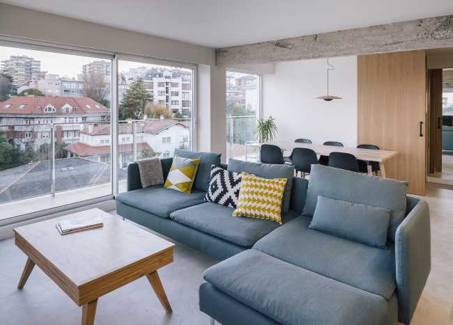 Renovated apartment in Spain. The new layout takes advantage of the views of the place