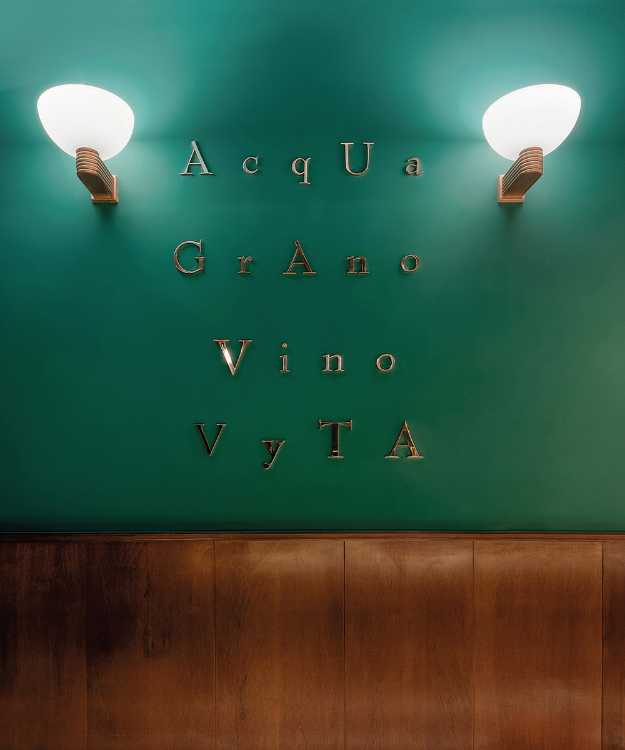 Vyta Santa Margherita in Florence. Luxury bakery inside Santa Maria Novella station