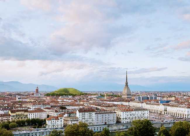 Sponge Mountain en Turín. Montaña artificial absorbe la contaminación atmosférica