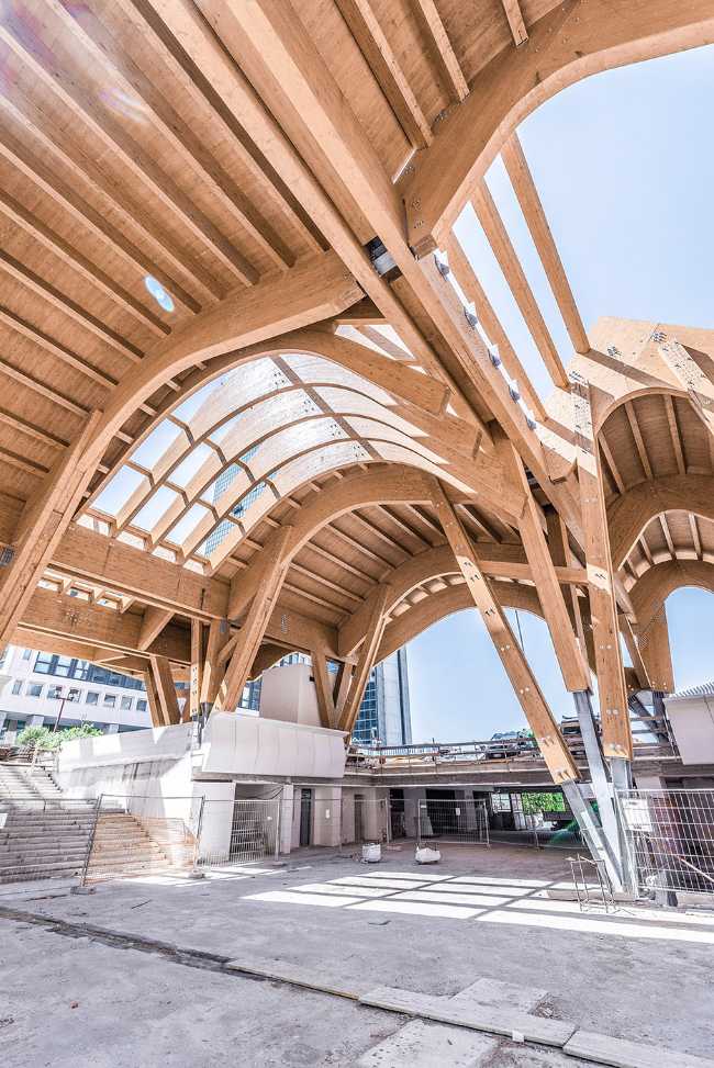 La gare centrale de métro de Naples. Entre art, architecture et archéologie
