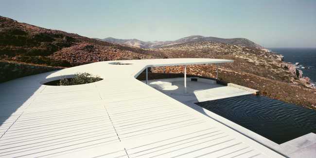 Avlakia House: the villa temple of the sun and Greek culture