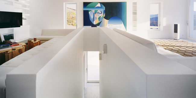 Avlakia House: the villa temple of the sun and Greek culture