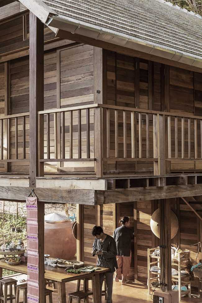 Espacios receptivos en un barrio tailandés. Arquitectura vernácula actualizada