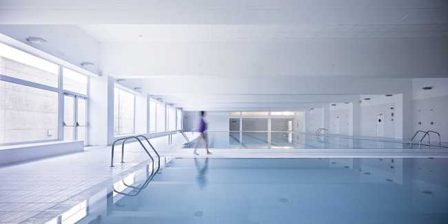 Pabellón polideportivo universitario de Madrid: luz y amplitud