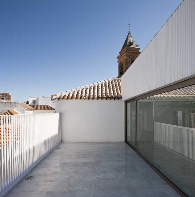 Casa señorial del siglo XVII reestructurada. Lo nuevo se entrelaza naturalmente con lo existente