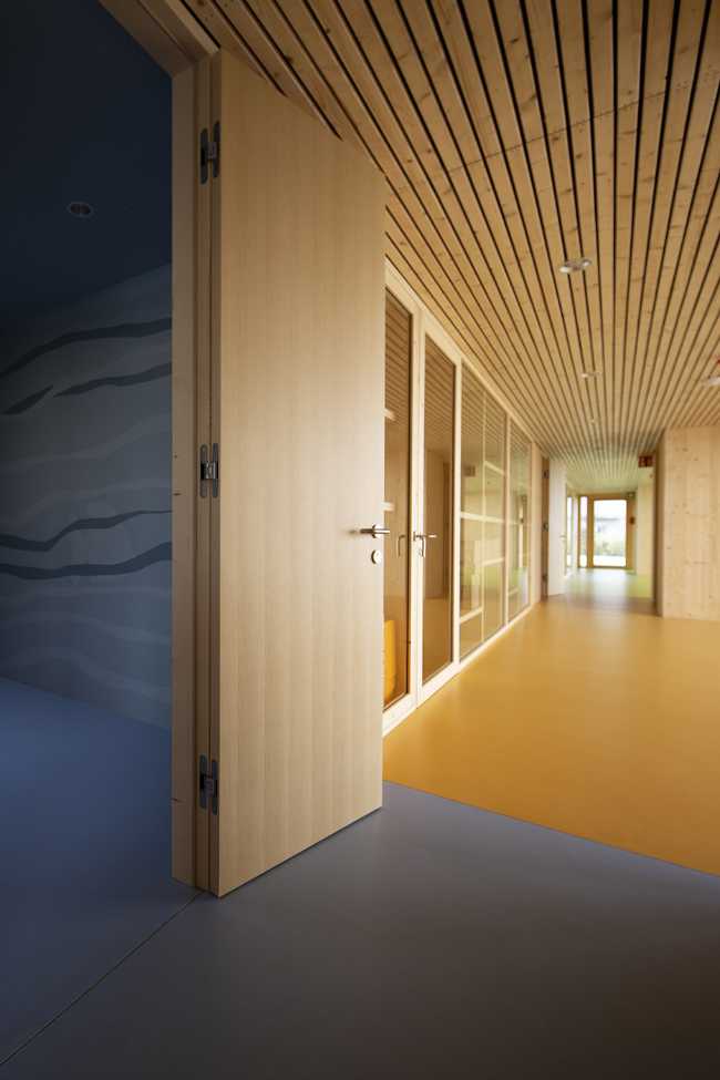 Interno asilo nido in legno