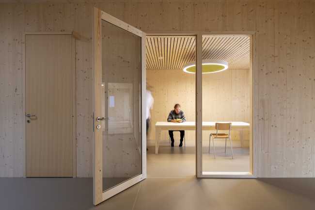 Interno in legno asilo