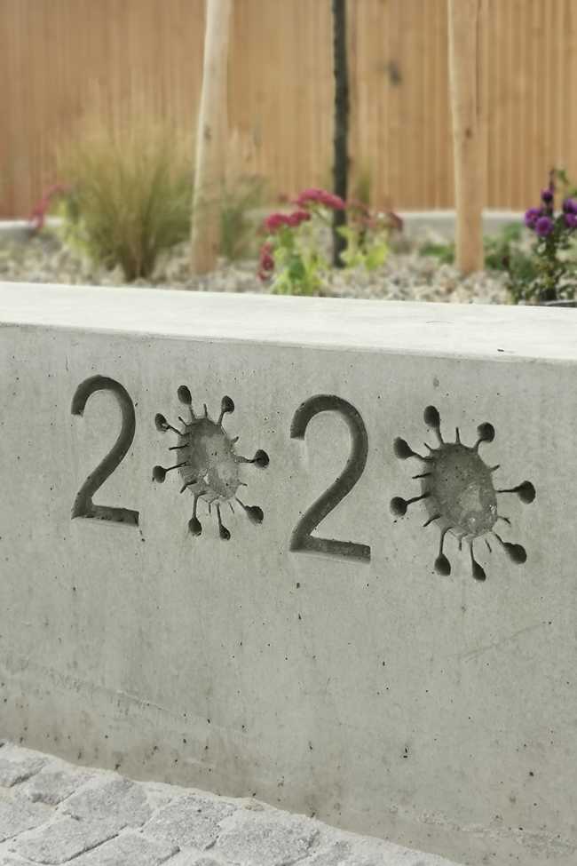 Cemento armato con scritta