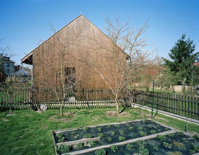 Country house with picturesque character. Renovation and new living spaces