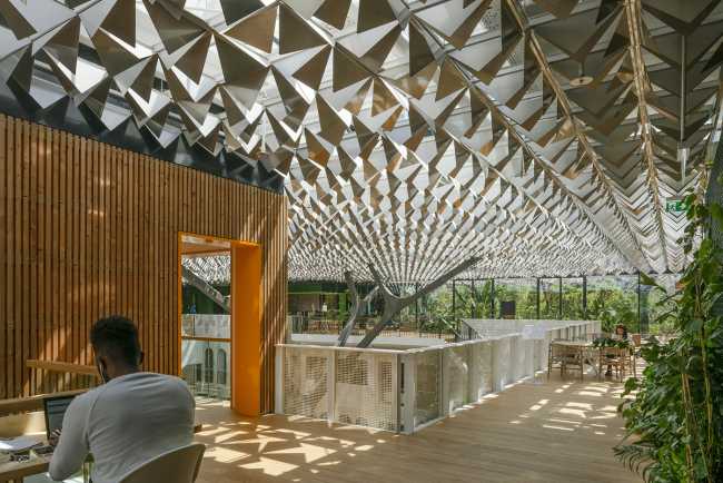 Sostenible, eficiente, innovador. Nuevo edificio de oficinas en los Países Bajos