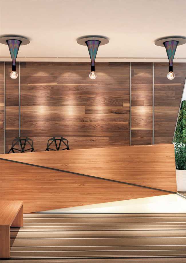 Lampada da soffitto in ufficio