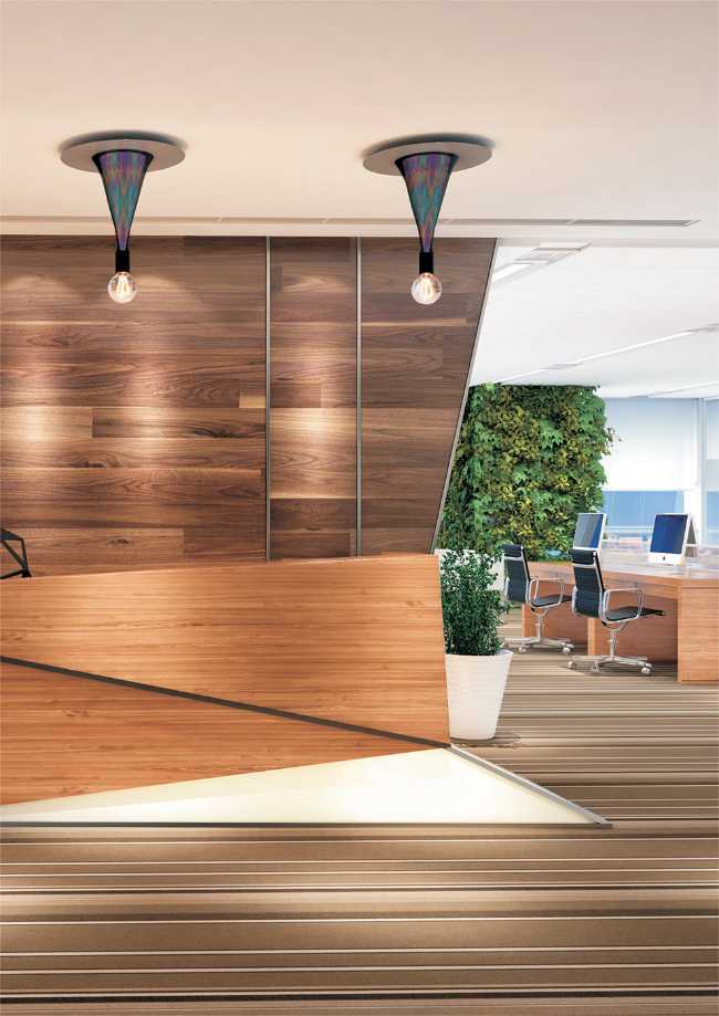 Lampada da soffitto in ufficio